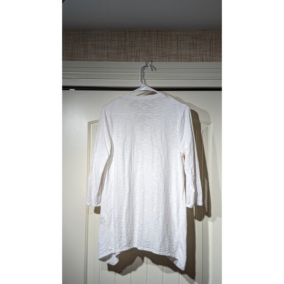 Chico's Sharkbite Hem White V-Neck 'The Ultimate Tee' Chico's Sz 1 (US M) - Picture 8 of 9